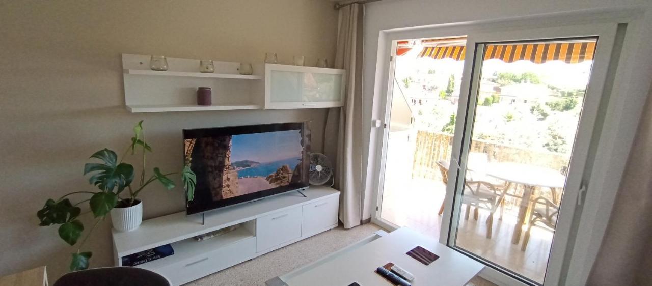 Apartment Remo Just Entirely Remodeled Lloret de Mar Bagian luar foto